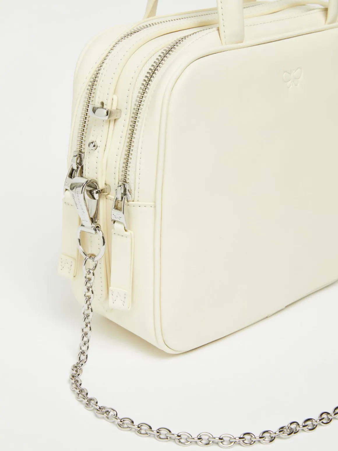 bauletto_piccolo_in_pelle_3.webp New Bauletto piccolo in pelle Borse