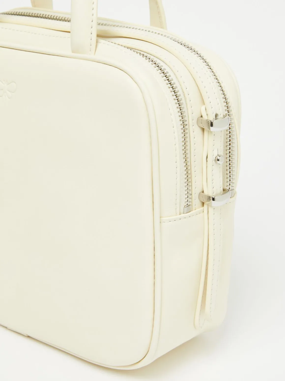 bauletto_piccolo_in_pelle_5.webp New Bauletto piccolo in pelle Borse