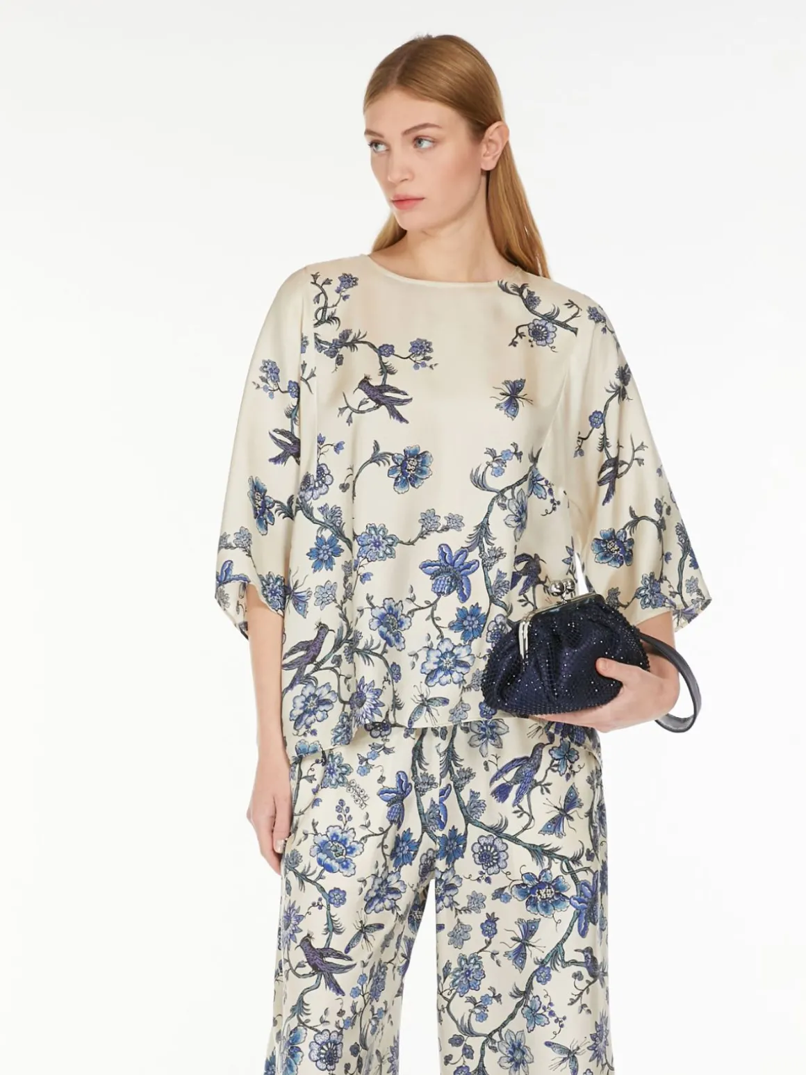 blusa_morbida_in_seta_stampata_3.webp Clearance Blusa morbida in seta stampata Completie Tailleur | Camicie E Bluse