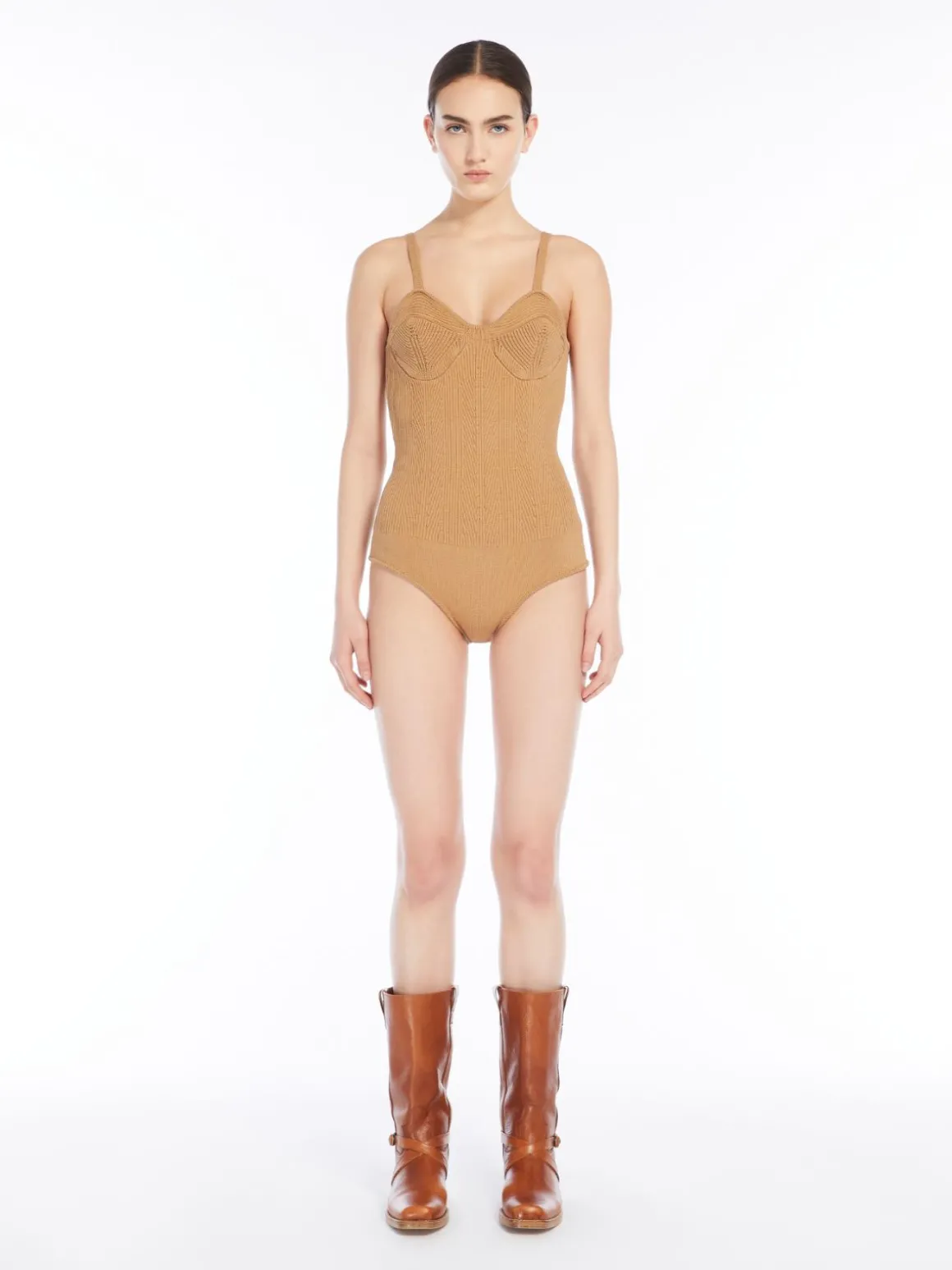 body_in_maglia_a_coste_1.webp Fashion Body in maglia a coste Maglie