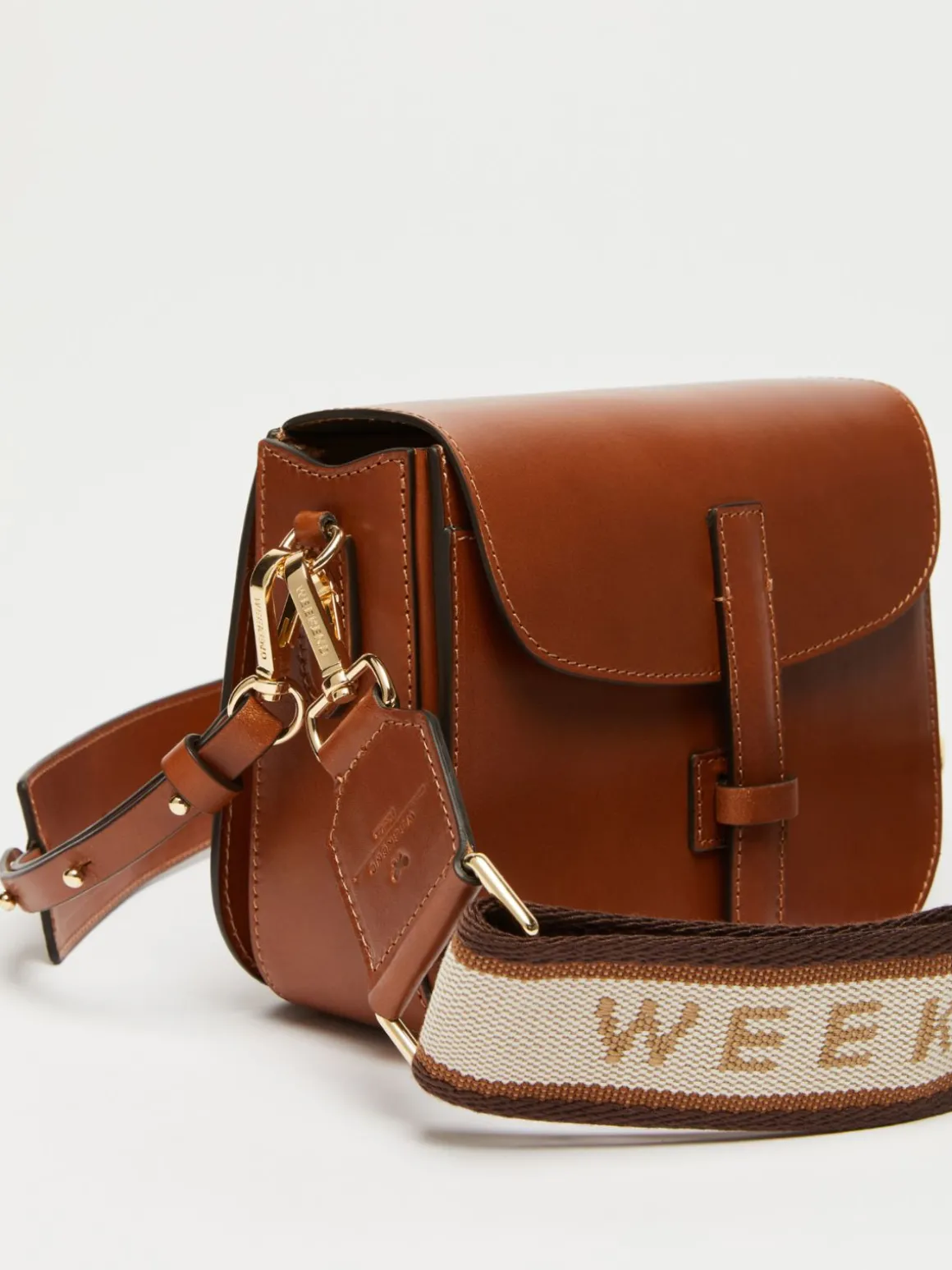 borsa_a_tracolla_piccola_in_cuoio_3.webp Outlet Borsa a tracolla piccola in Borse