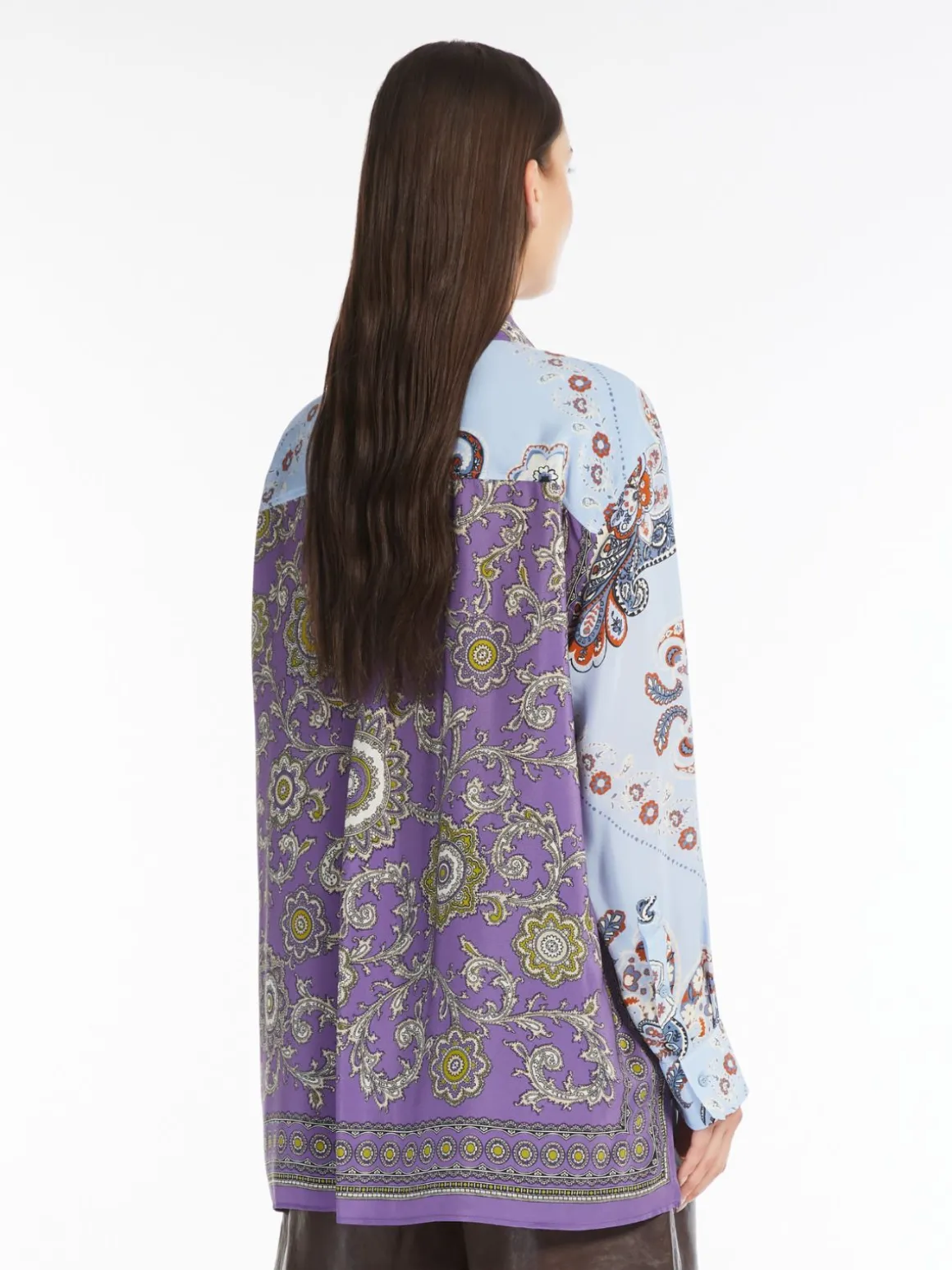 camicia_in_crpe_de_chine_stampata_2.webp Online Camicia in crêpe de Chine stampata Camicie E Bluse