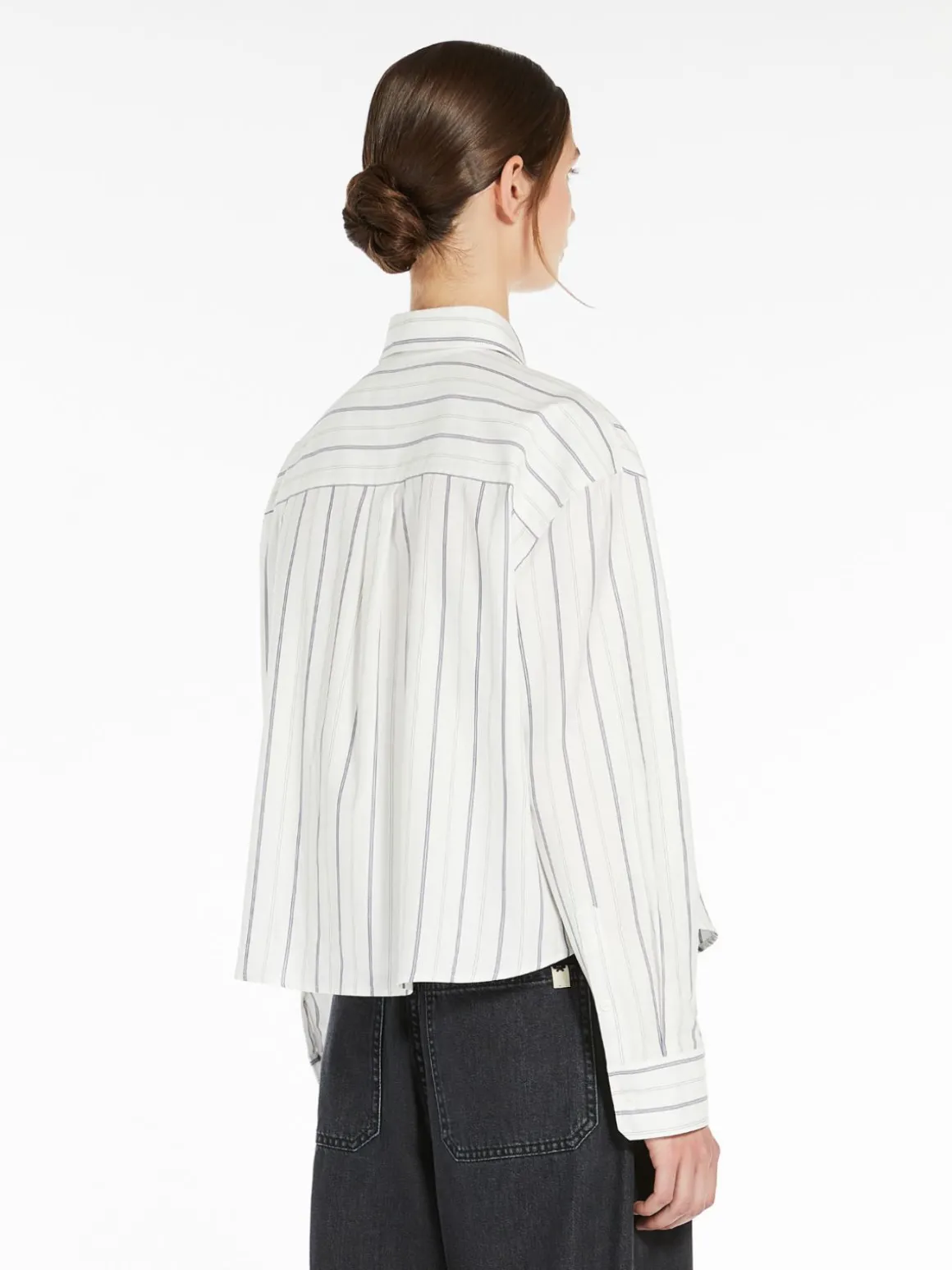 camicia_in_oxford_di_cotone_a_righe_2.webp Fashion Camicia in Oxford di cotone a righe Camicie E Bluse