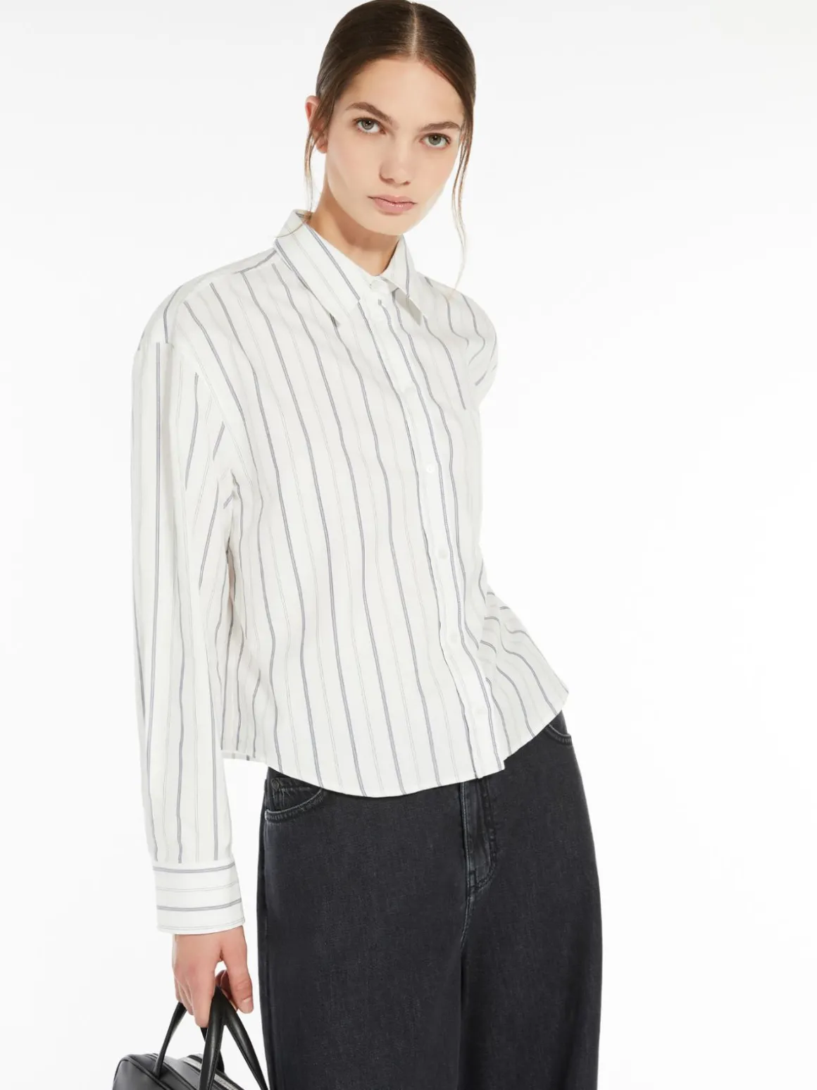 camicia_in_oxford_di_cotone_a_righe_3.webp Fashion Camicia in Oxford di cotone a righe Camicie E Bluse