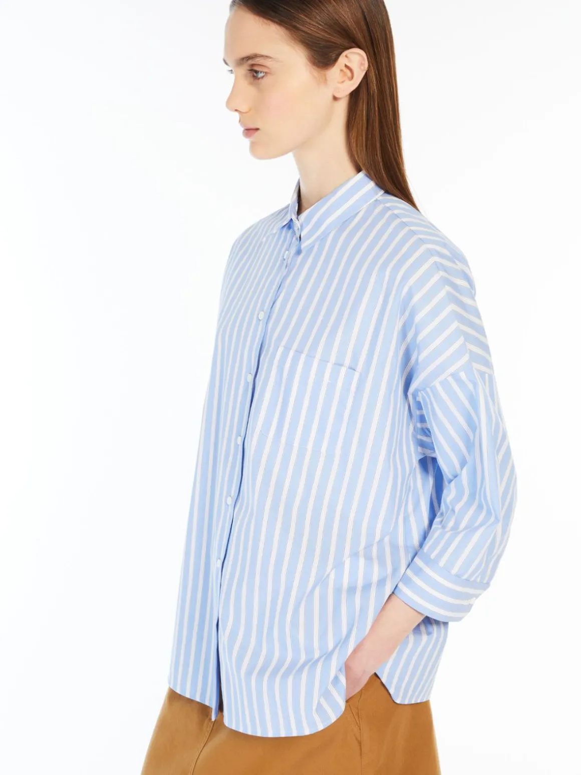 camicia_morbida_in_popeline_3-1.webp New Camicia morbida in popeline Camicie E Bluse