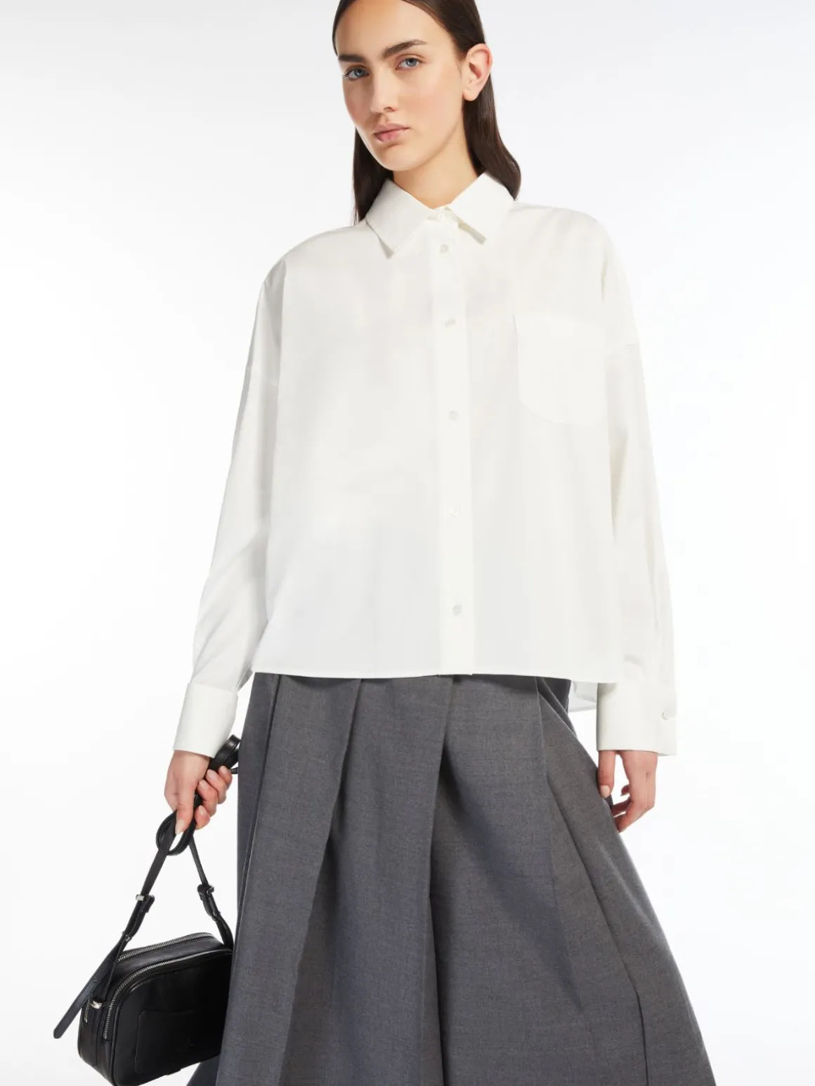 camicia_over_in_popeline_3-1.webp Outlet Camicia over in popeline Camicie E Bluse
