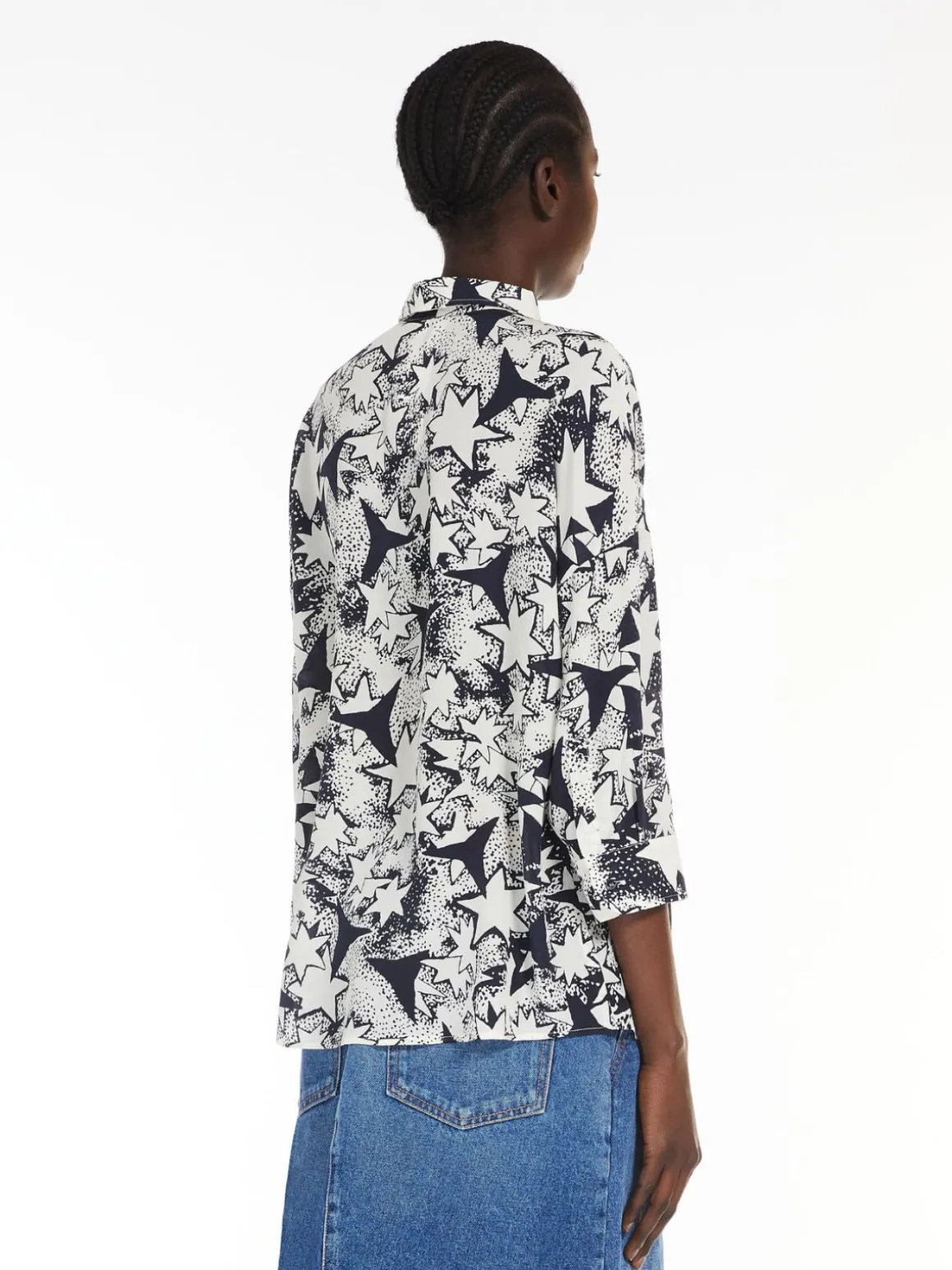 camicia_svasata_in_seta_stampata_2.webp Outlet Camicia svasata in seta stampata Camicie E Bluse
