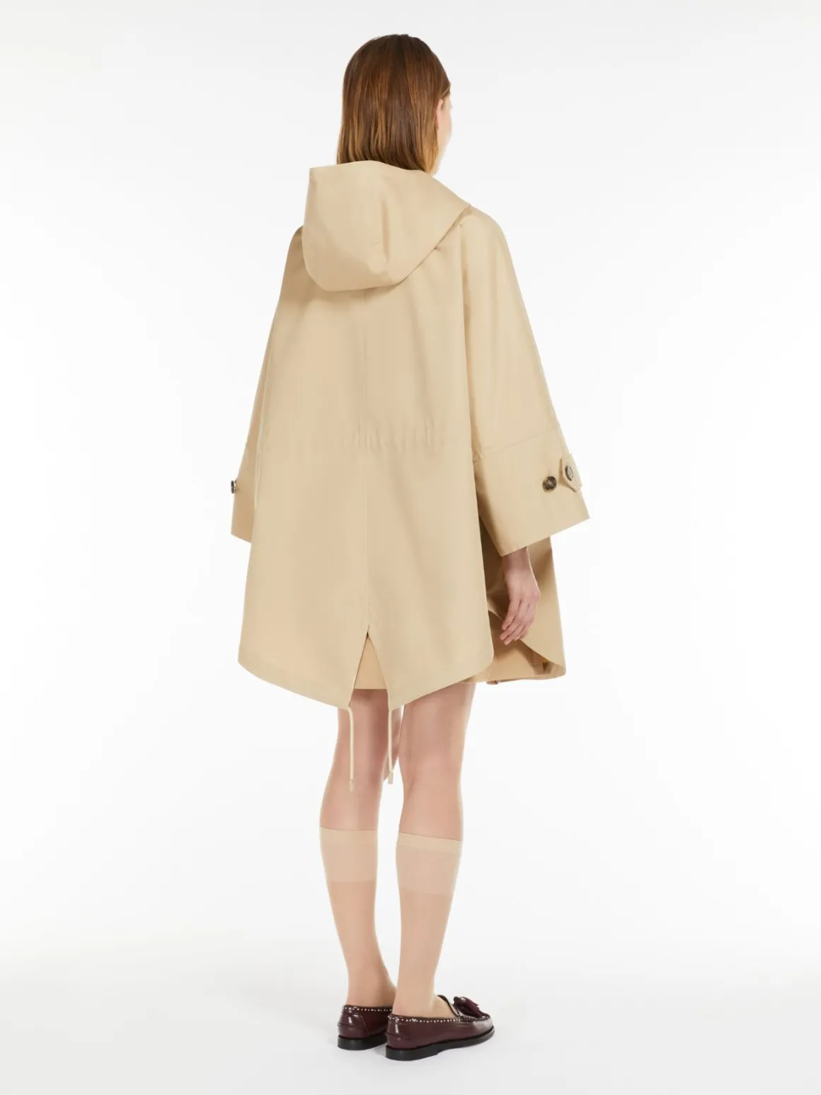 cappa_in_gabardina_di_cotone_antigoccia_2.webp Cheap Cappa in gabardina di cotone antigoccia Cappottietrench