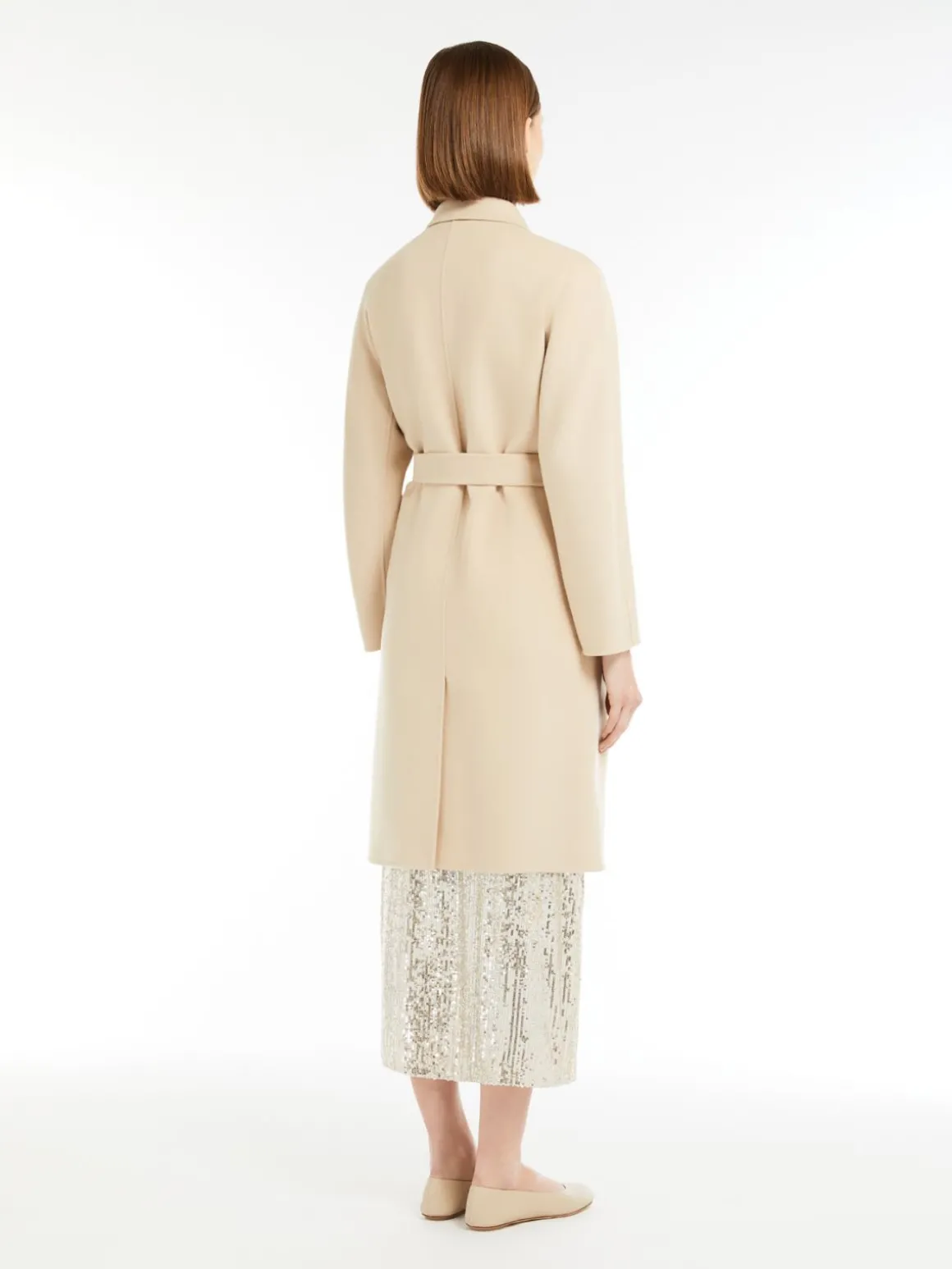 cappotto_doppiopetto_in_double_di_lana_2-1.webp Outlet Cappotto doppiopetto in double di lana Cappottietrench