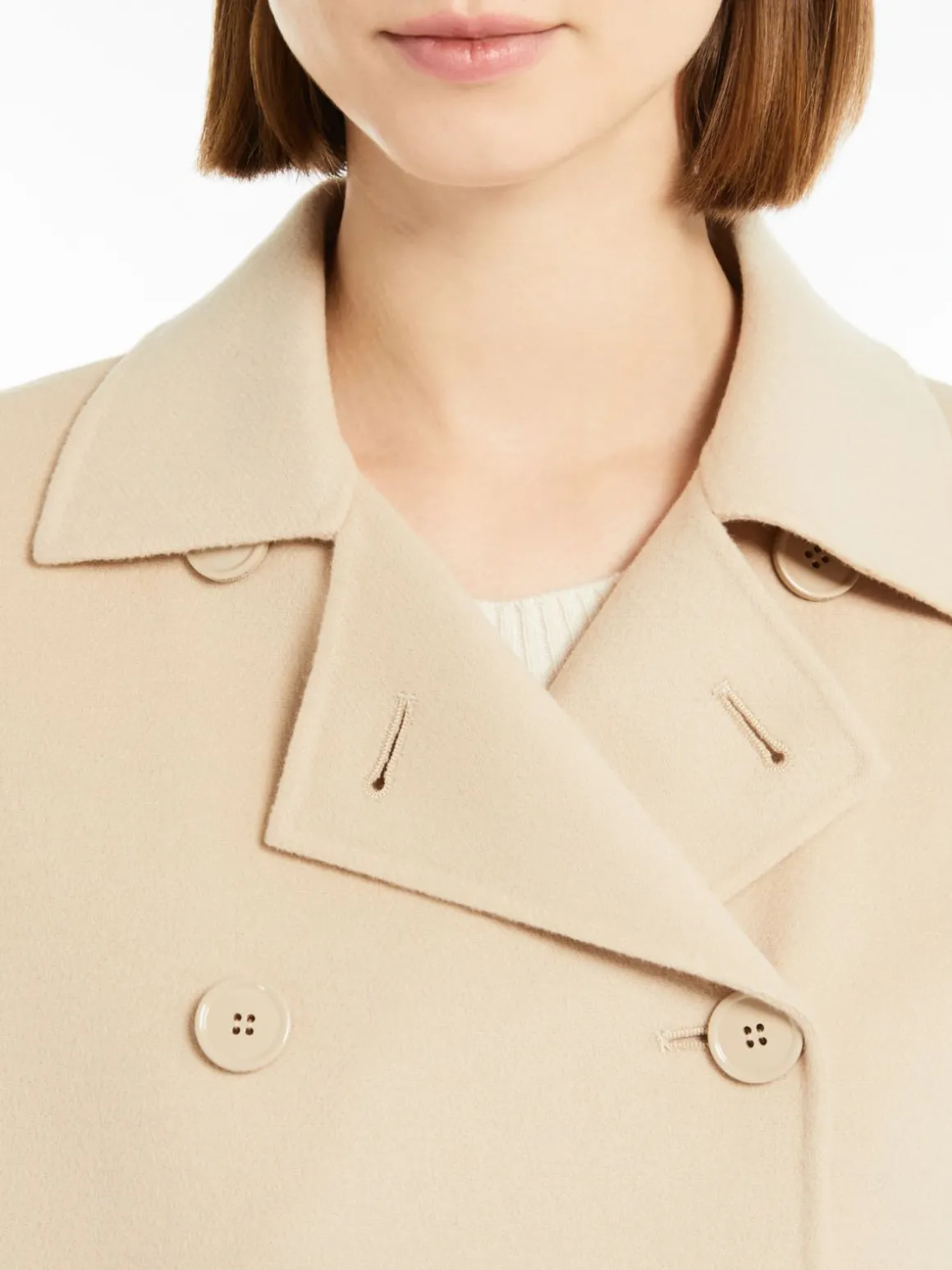cappotto_doppiopetto_in_double_di_lana_3-1.webp Outlet Cappotto doppiopetto in double di lana Cappottietrench