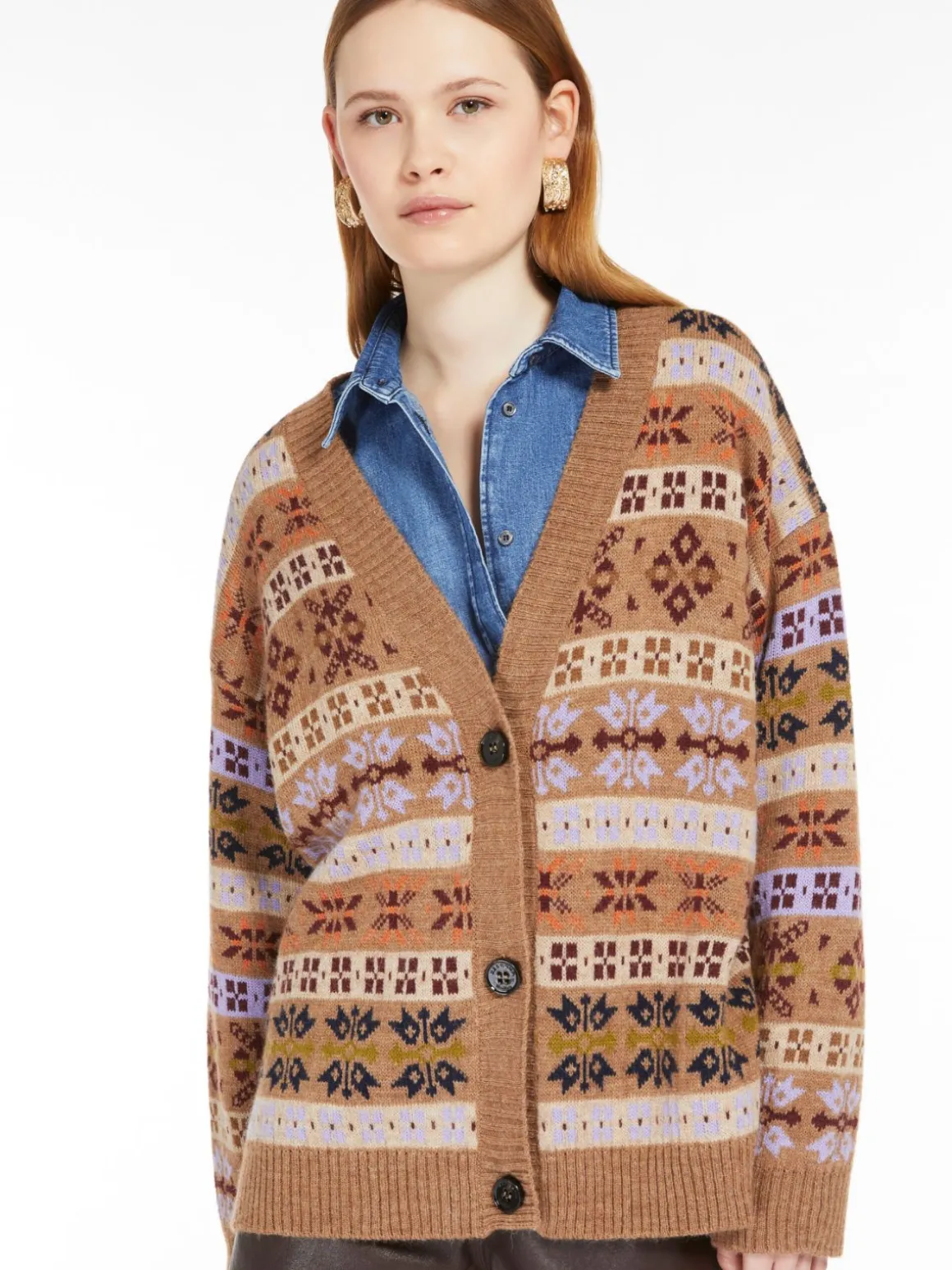 cardigan_in_lana_e_alpaca_jacquard_3.webp New Cardigan in lana e alpaca jacquard Maglie