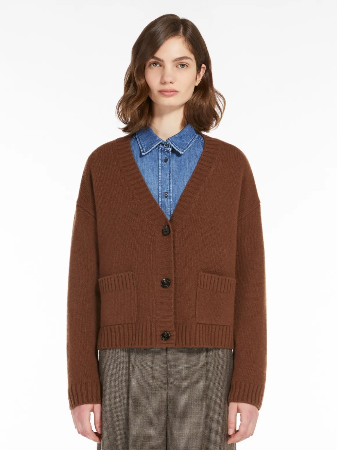 cardigan_morbido_in_lana_1.webp Flash Sale Cardigan morbido in lana Maglie