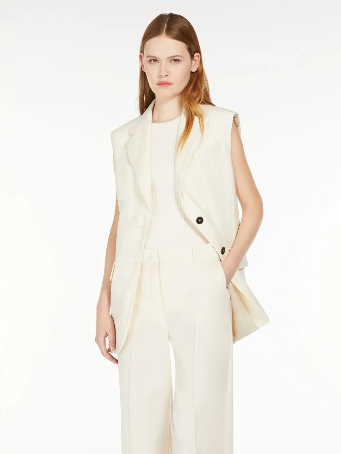 gilet_in_tela_di_lana_stretch_3-1.webp Hot Gilet in tela di lana stretch Completie Tailleur | Gilet