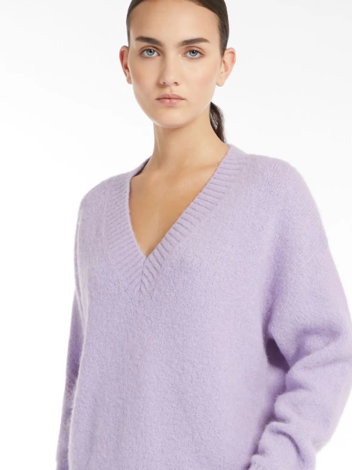 maglia_a_v_in_alpaca_e_cotone_3.webp Cheap Maglia a V in alpaca e cotone Maglie