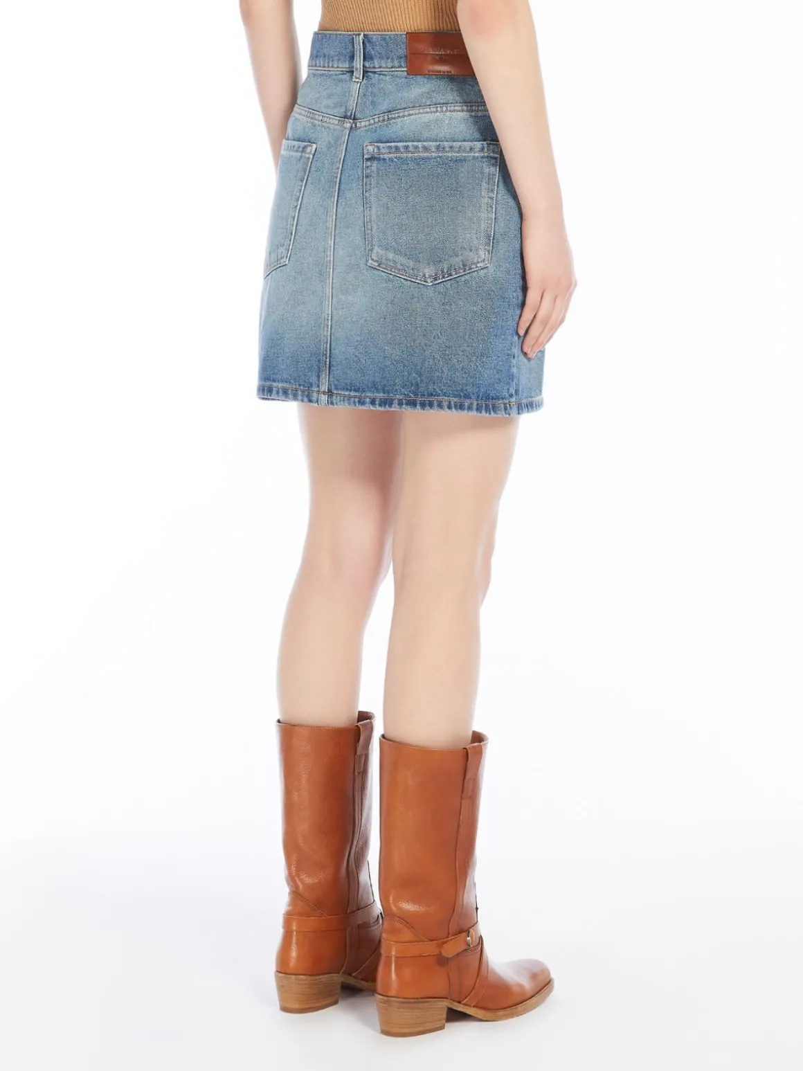minigonna_in_denim_con_borchie_2.webp Store Minigonna in denim con borchie Gonne