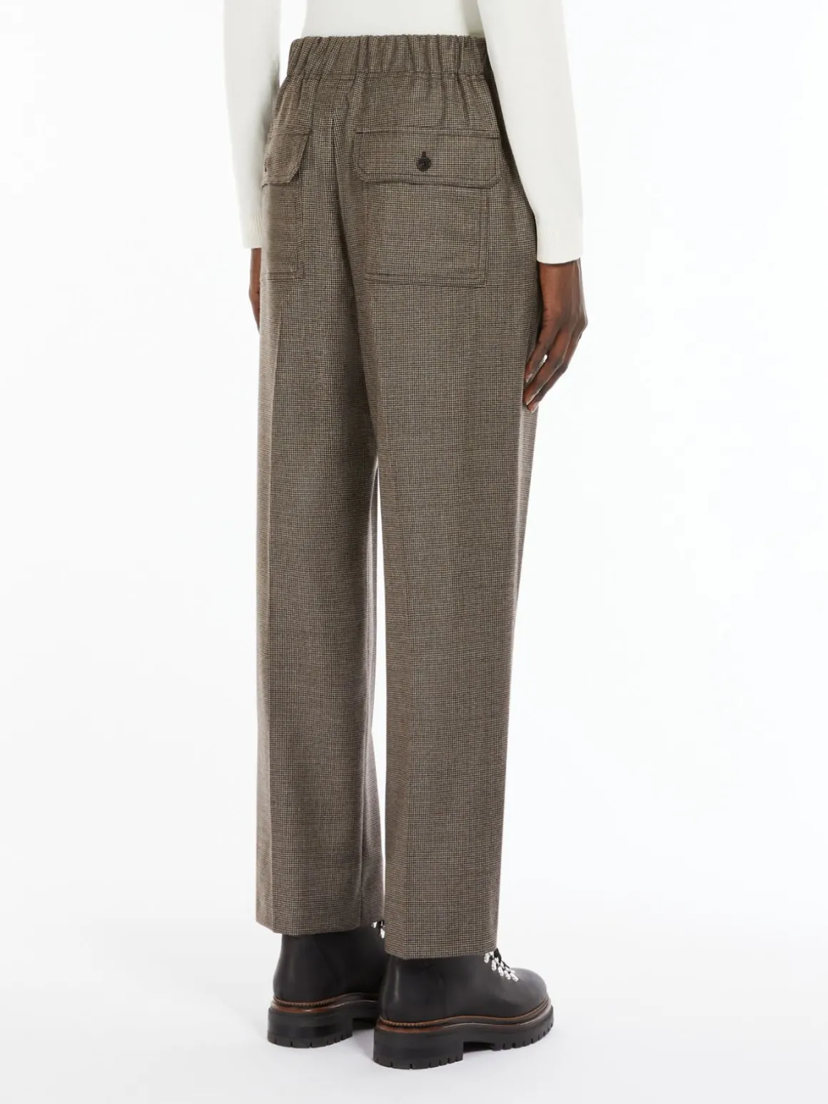 pantalone_comfort_in_flanella_2-3.webp Outlet Pantalone comfort in flanella Pantaloniejeans
