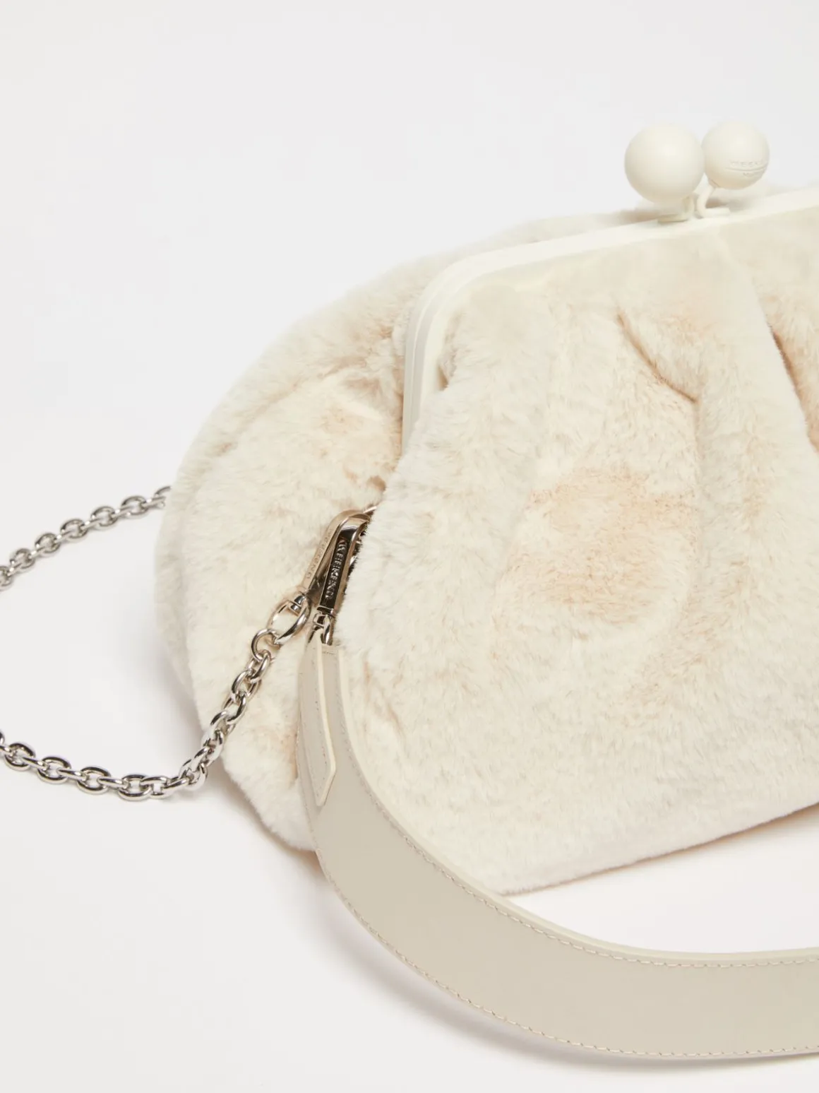 pasticcino_bag_medium_in_tessuto_extra_soft_furry_3.webp Fashion Pasticcino Bag Medium in tessuto extra soft furry Pasticcino Bag | Borse