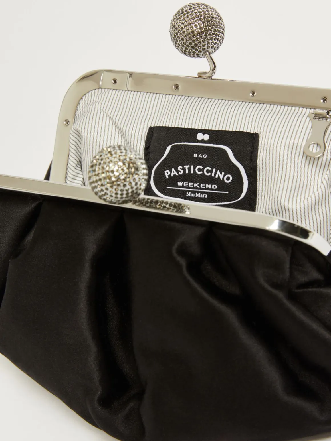 pasticcino_bag_small_in_raso_con_strass_5-6.webp Clearance Pasticcino Bag Small in raso con strass Pasticcino Bag | Borse