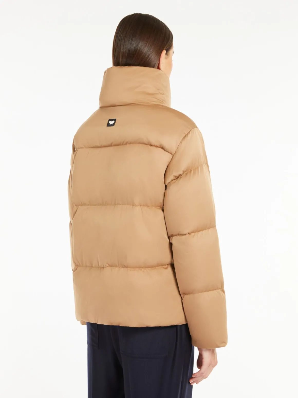 piumino_in_raso_antigoccia_2.webp Fashion Piumino in raso antigoccia Imbottiti E Parka