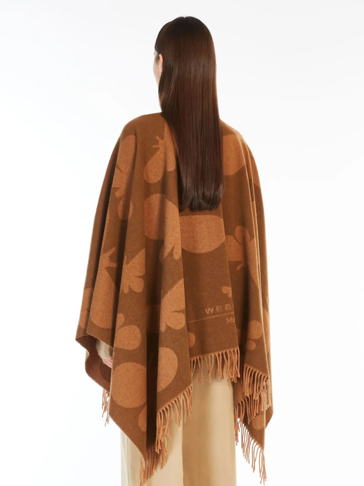 poncho_in_lana_jacquard_2.webp Discount Poncho in lana jacquard Sciarpeefoulard