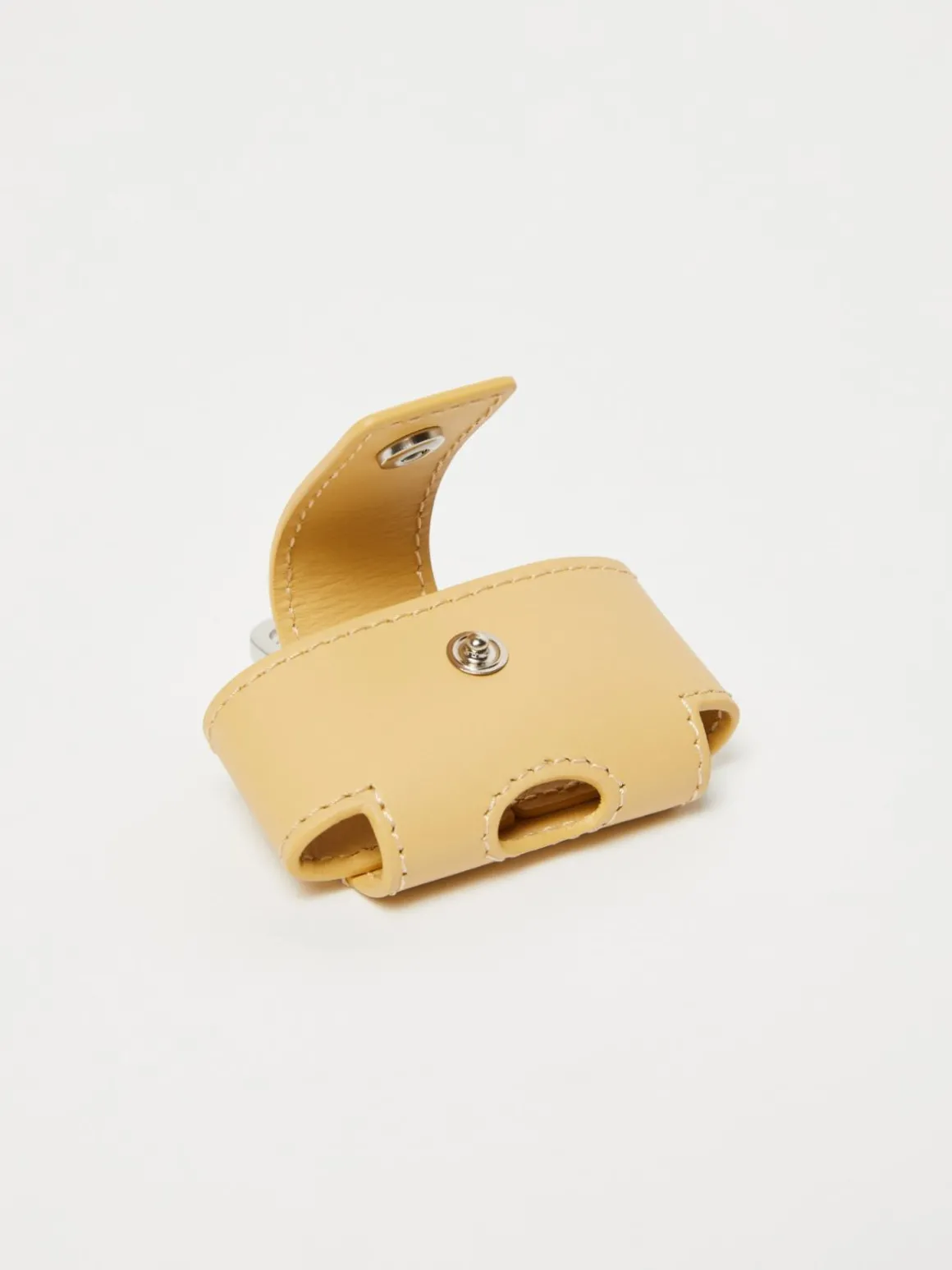 porta_auricolari_in_pelle_2-6.webp Flash Sale Porta auricolari in pelle Cinture,cappelli,accessori