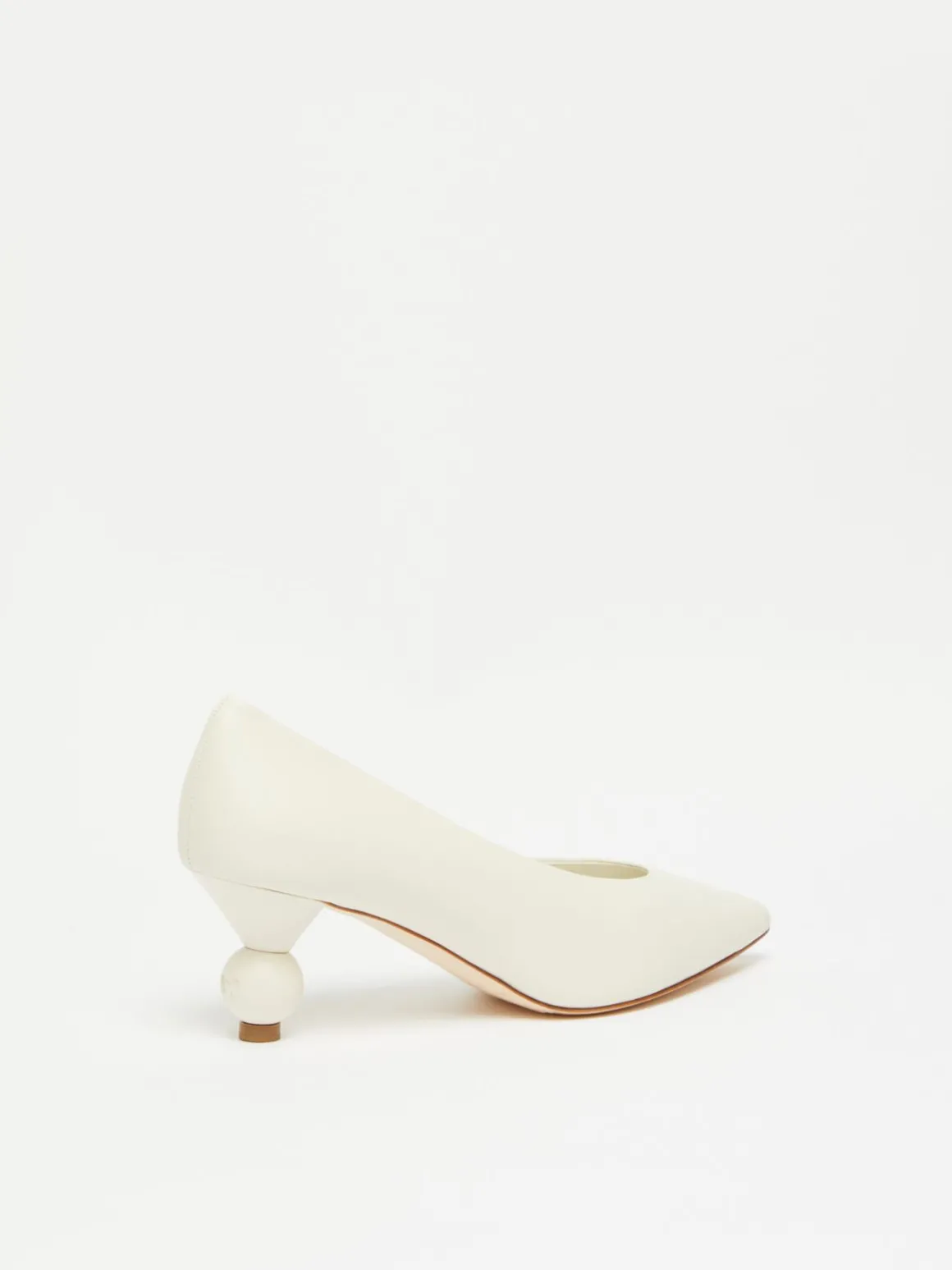 pump_in_nappa_2.webp Outlet Pump in nappa Scarpe