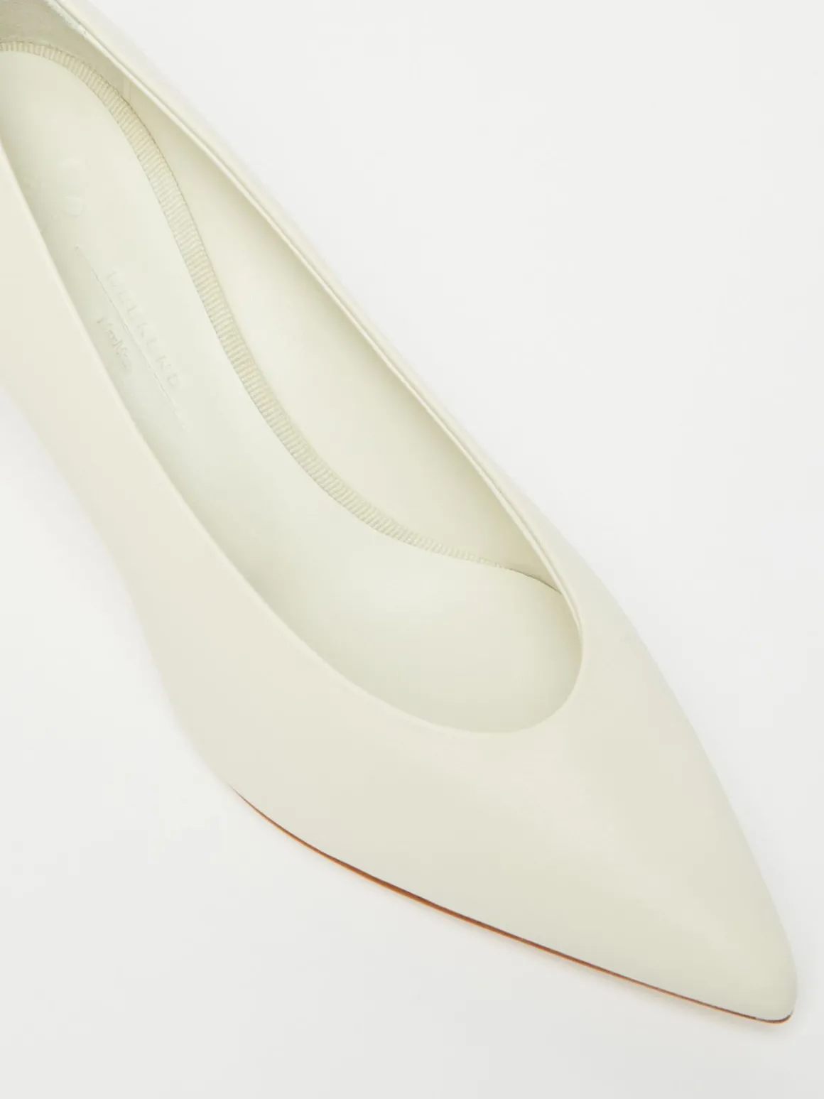 pump_in_nappa_3.webp Outlet Pump in nappa Scarpe