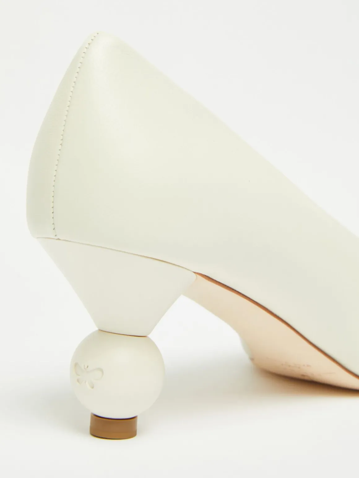pump_in_nappa_4.webp Outlet Pump in nappa Scarpe