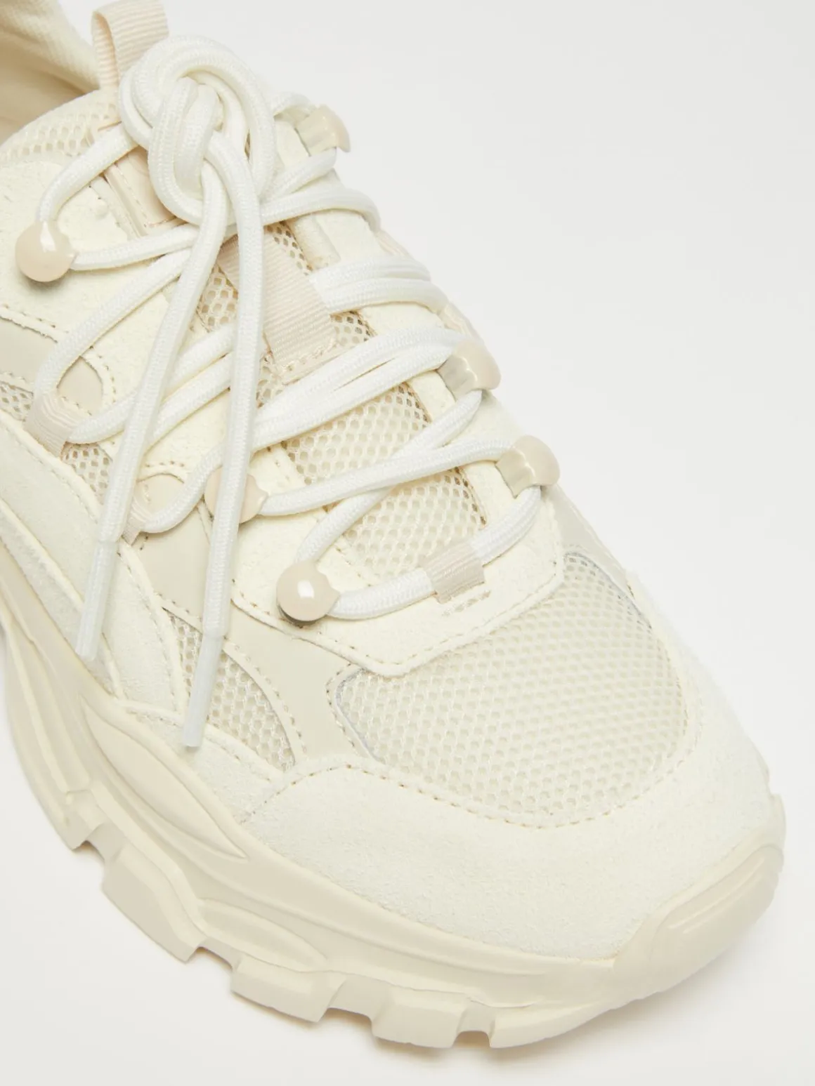 running_in_rete_tecnica_e_pelle_3.webp Fashion Running in rete tecnica e pelle Scarpe