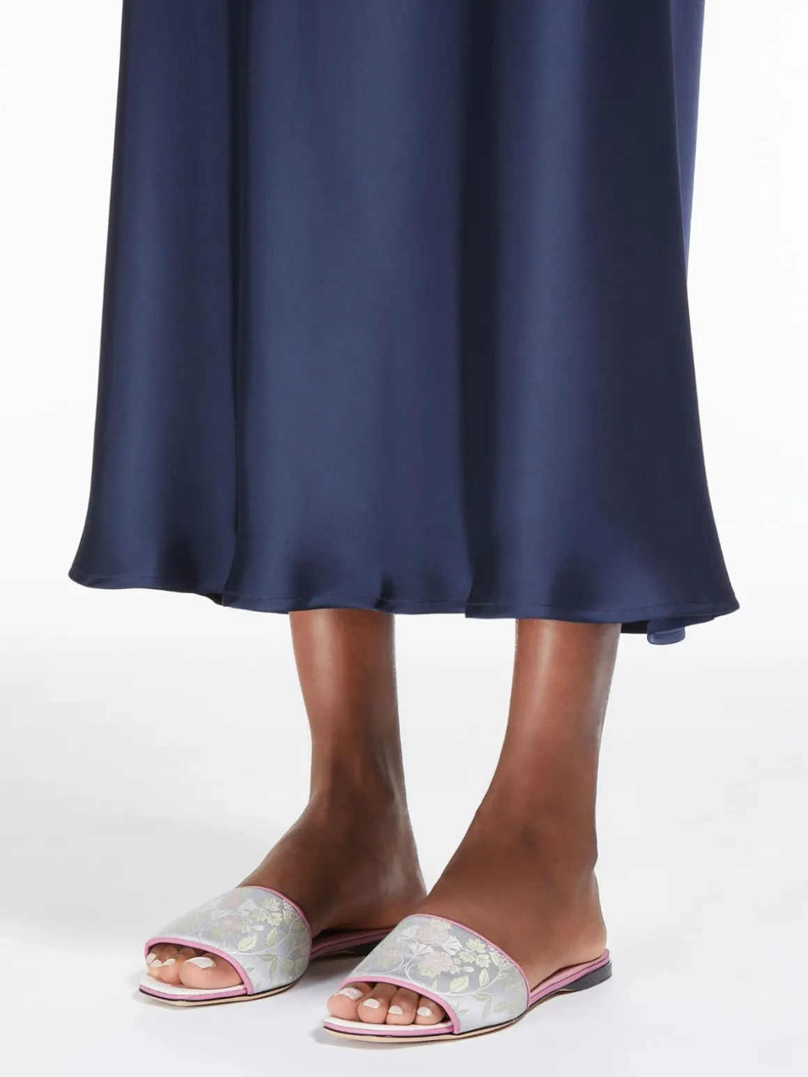 sandalo_flat_in_seta_jacquard_4-1.webp Store Sandalo flat in seta jacquard Scarpe
