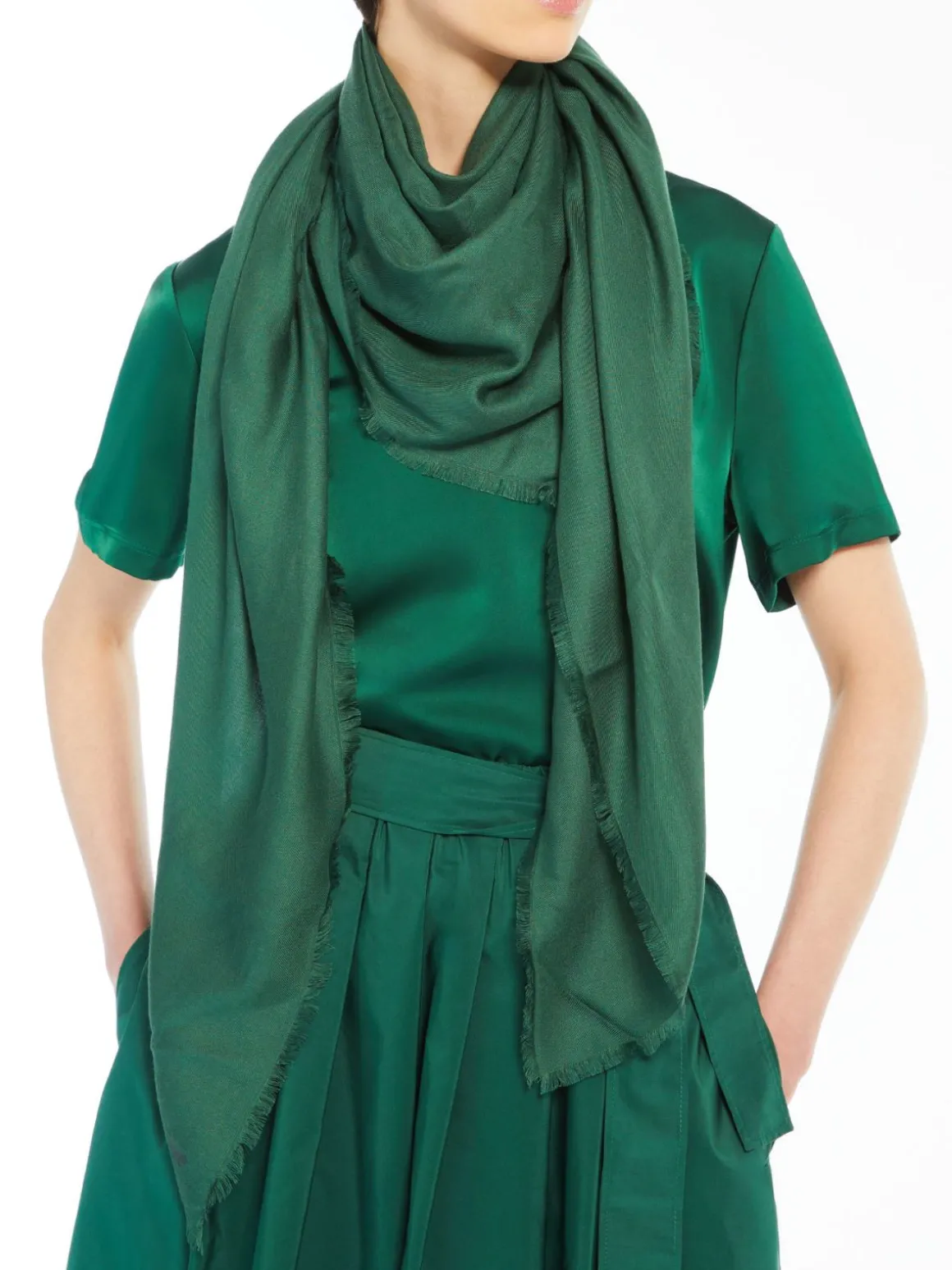 scialle_in_modal_4-1.webp Fashion Scialle in modal Sciarpeefoulard