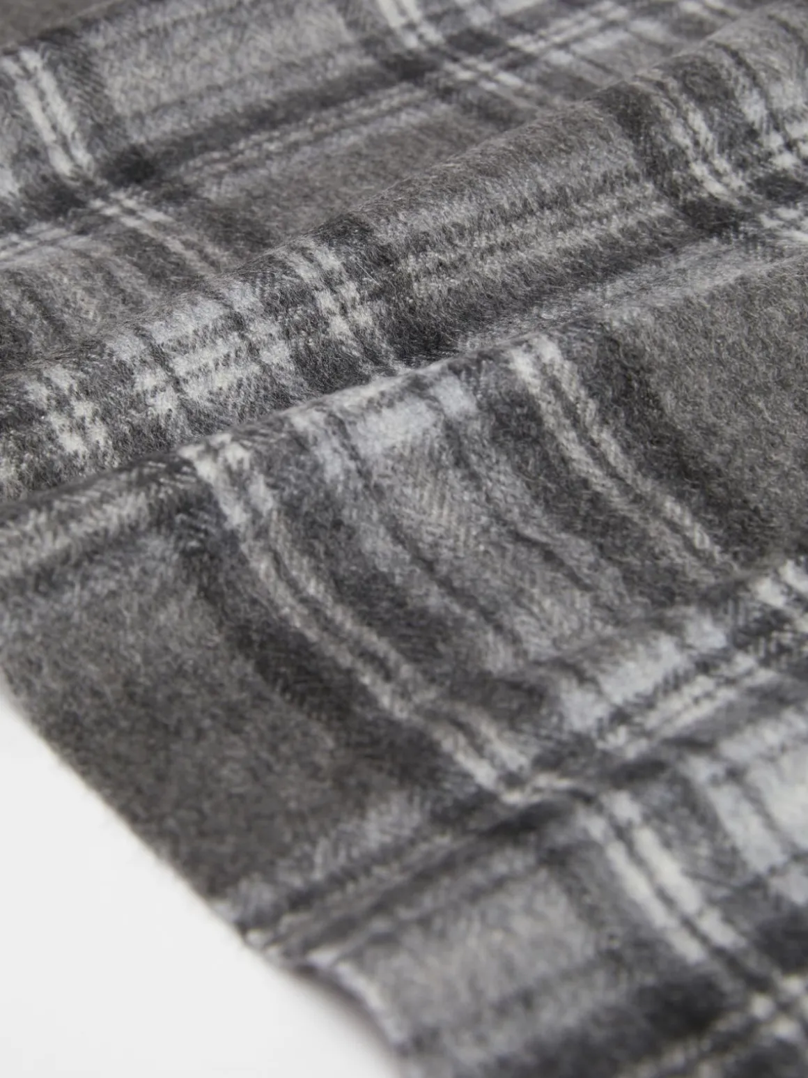 sciarpa_in_cachemire_tartan_2.webp Flash Sale Sciarpa in cachemire tartan Sciarpeefoulard