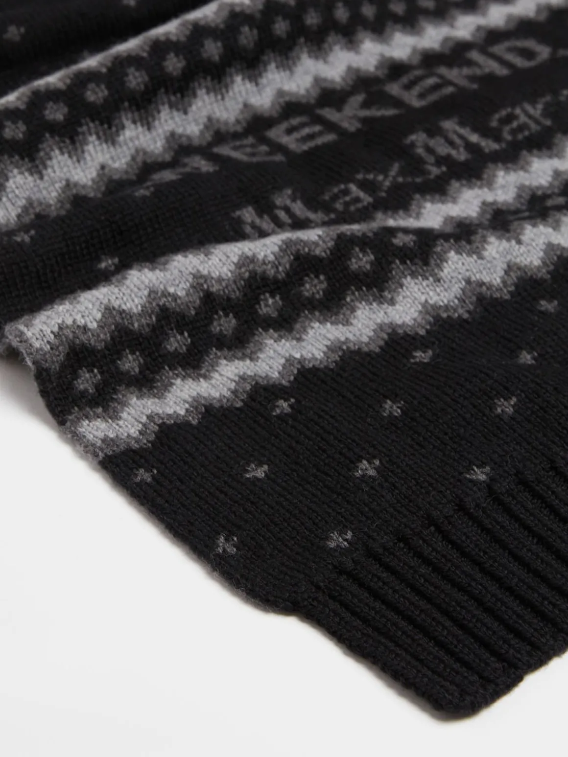 sciarpa_in_lana_jacquard_2-1.webp Clearance Sciarpa in lana jacquard Sciarpeefoulard