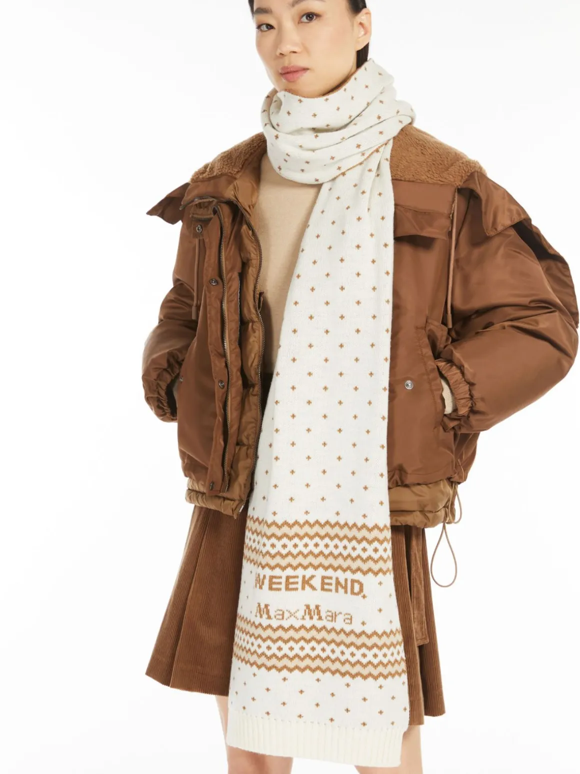sciarpa_in_lana_jacquard_3.webp Best Sale Sciarpa in lana jacquard Sciarpeefoulard