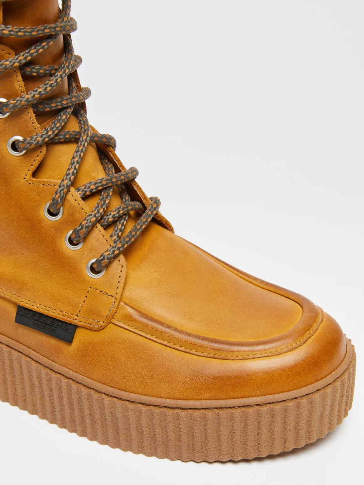 stivaletto_stringato_in_cuoio_3.webp Hot Stivaletto stringato in Scarpe