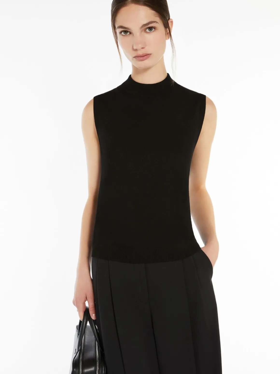 top_in_filato_di_viscosa_stretch_3.webp Best Sale Top in filato di viscosa stretch Maglie