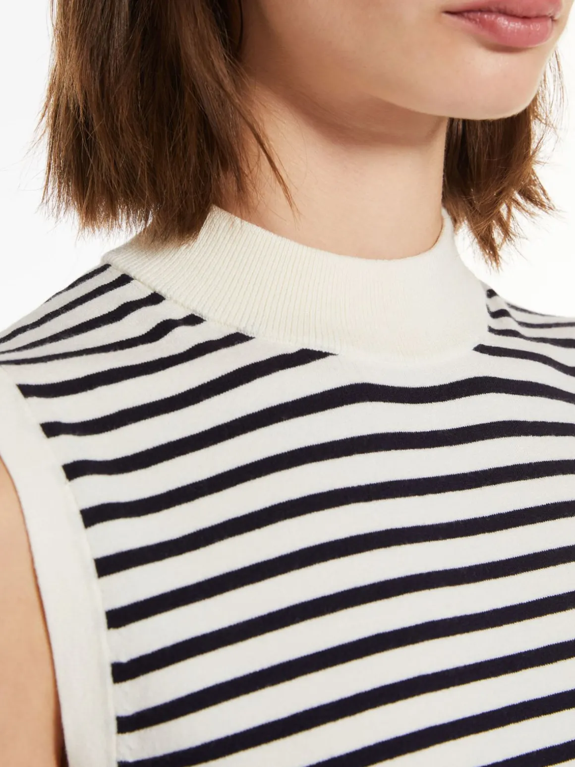 top_in_viscosa_stretch_4.webp Outlet Top in viscosa stretch Maglie